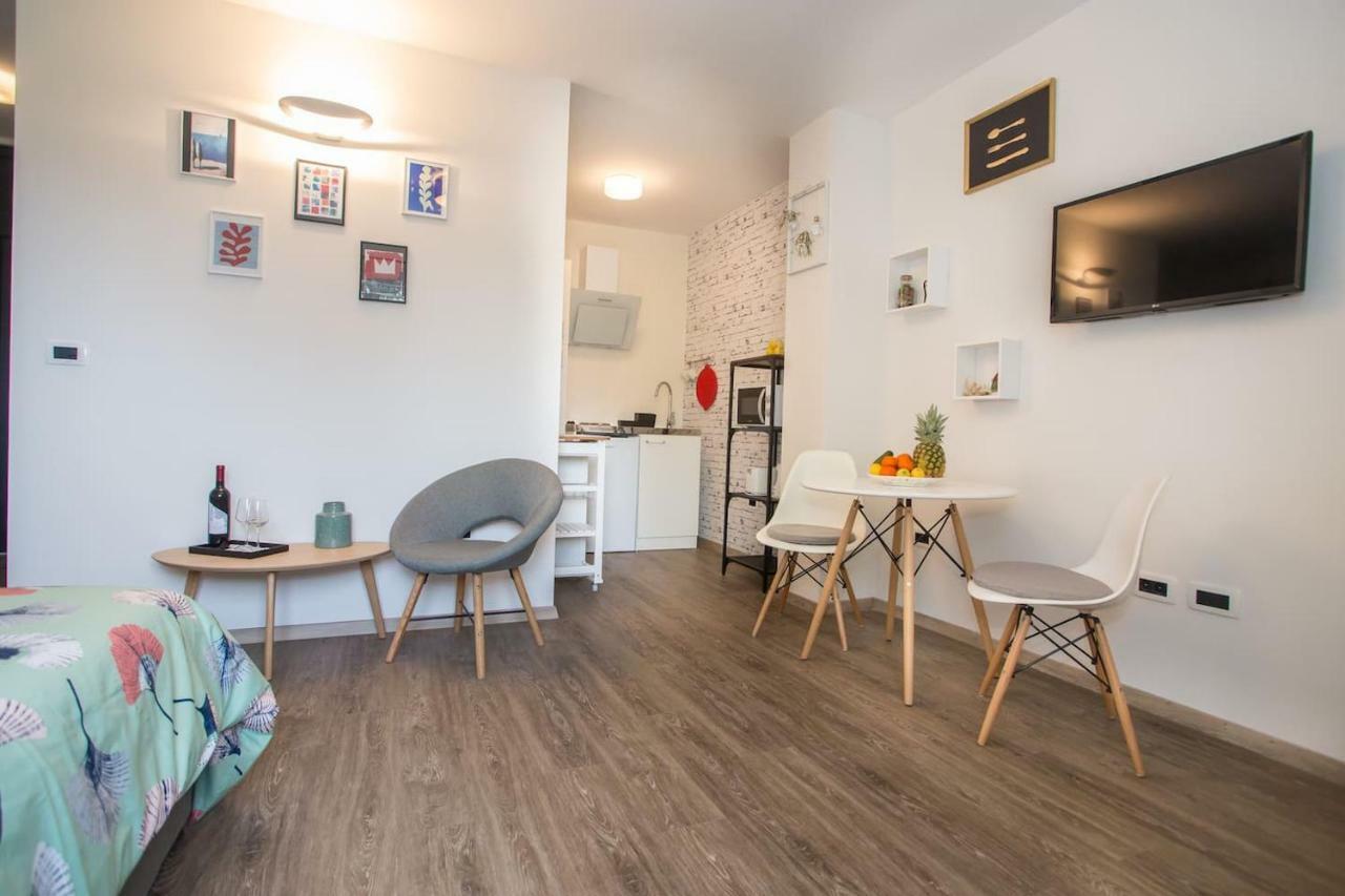 Caprice Studio Apartment Poreč Dış mekan fotoğraf