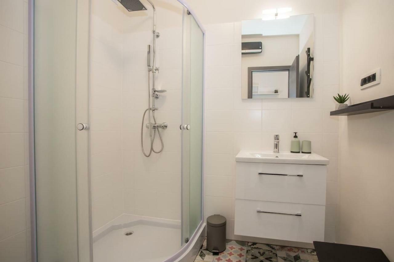 Caprice Studio Apartment Poreč Dış mekan fotoğraf