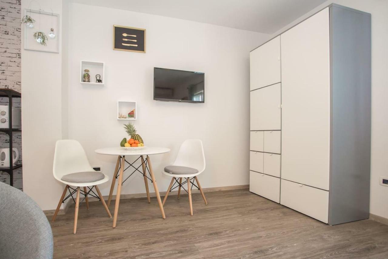 Caprice Studio Apartment Poreč Dış mekan fotoğraf