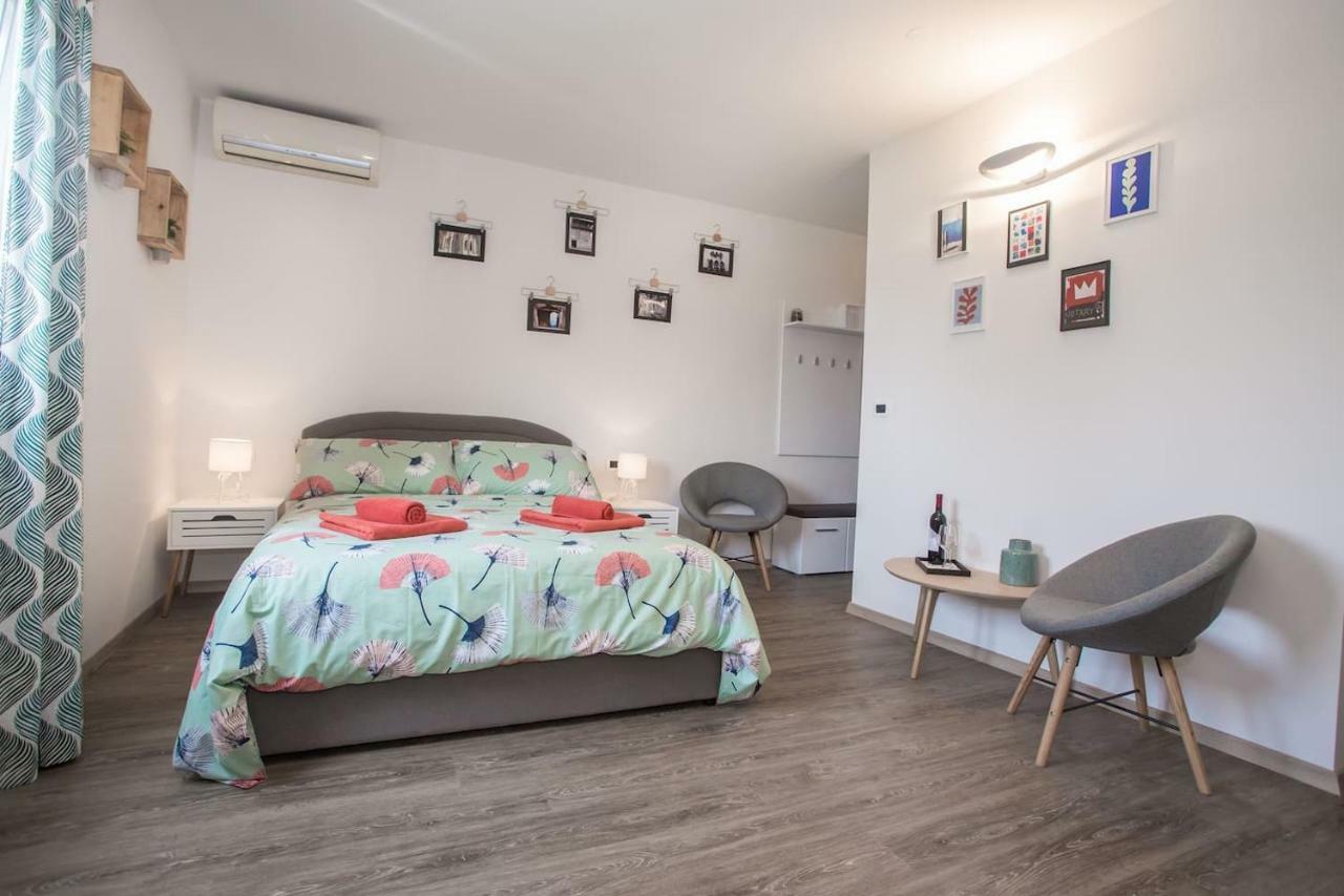 Caprice Studio Apartment Poreč Dış mekan fotoğraf
